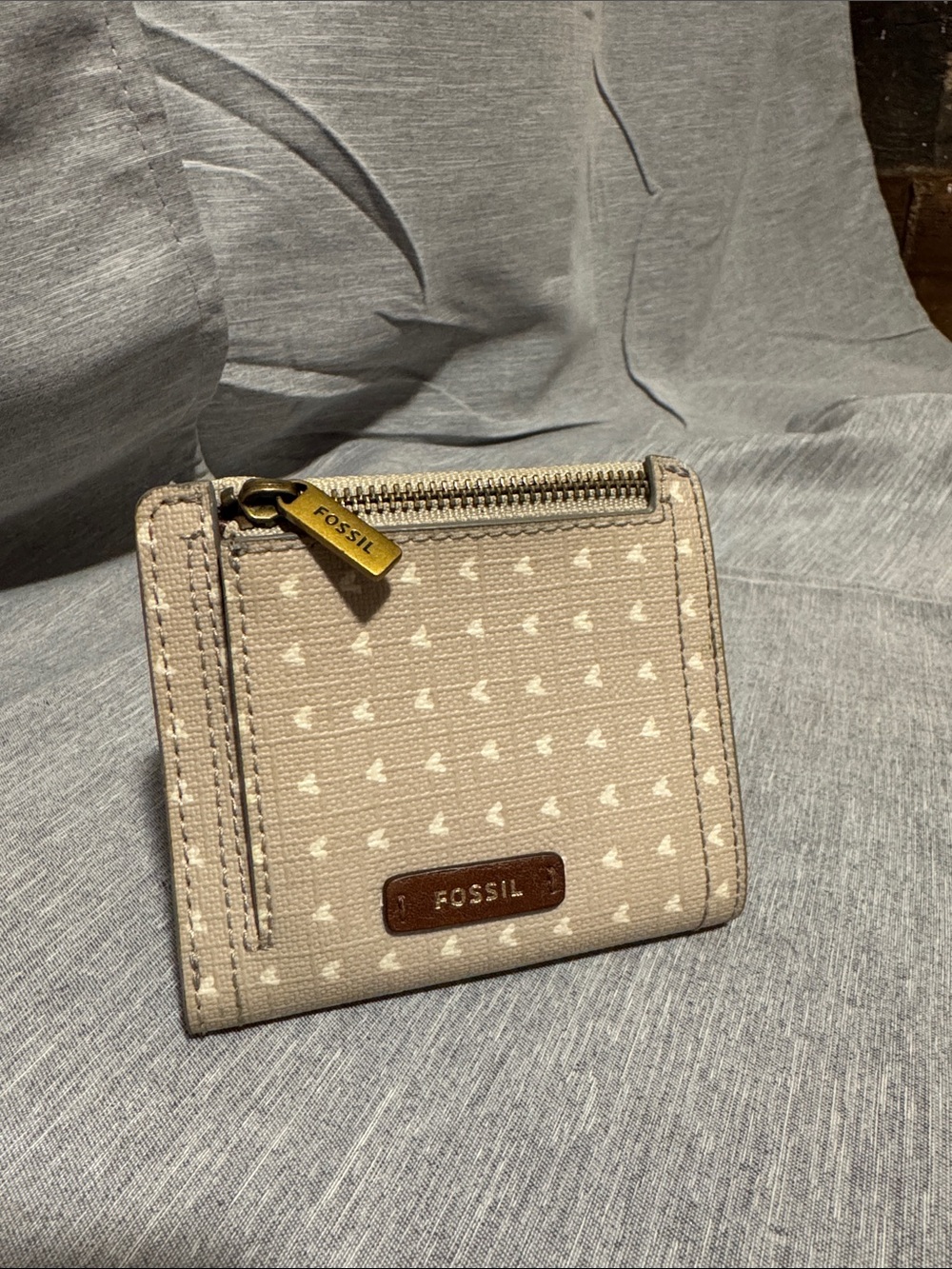 Fossil Beige Heart-Print Zip Card Wallet